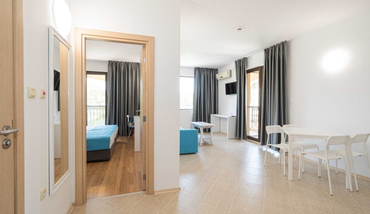 38e919e86ea73ce264ce47018d6502de_3840x3840f__DSC4283-1