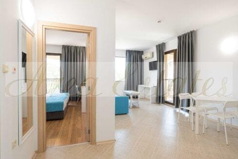 38e919e86ea73ce264ce47018d6502de_3840x3840f__DSC4283-1