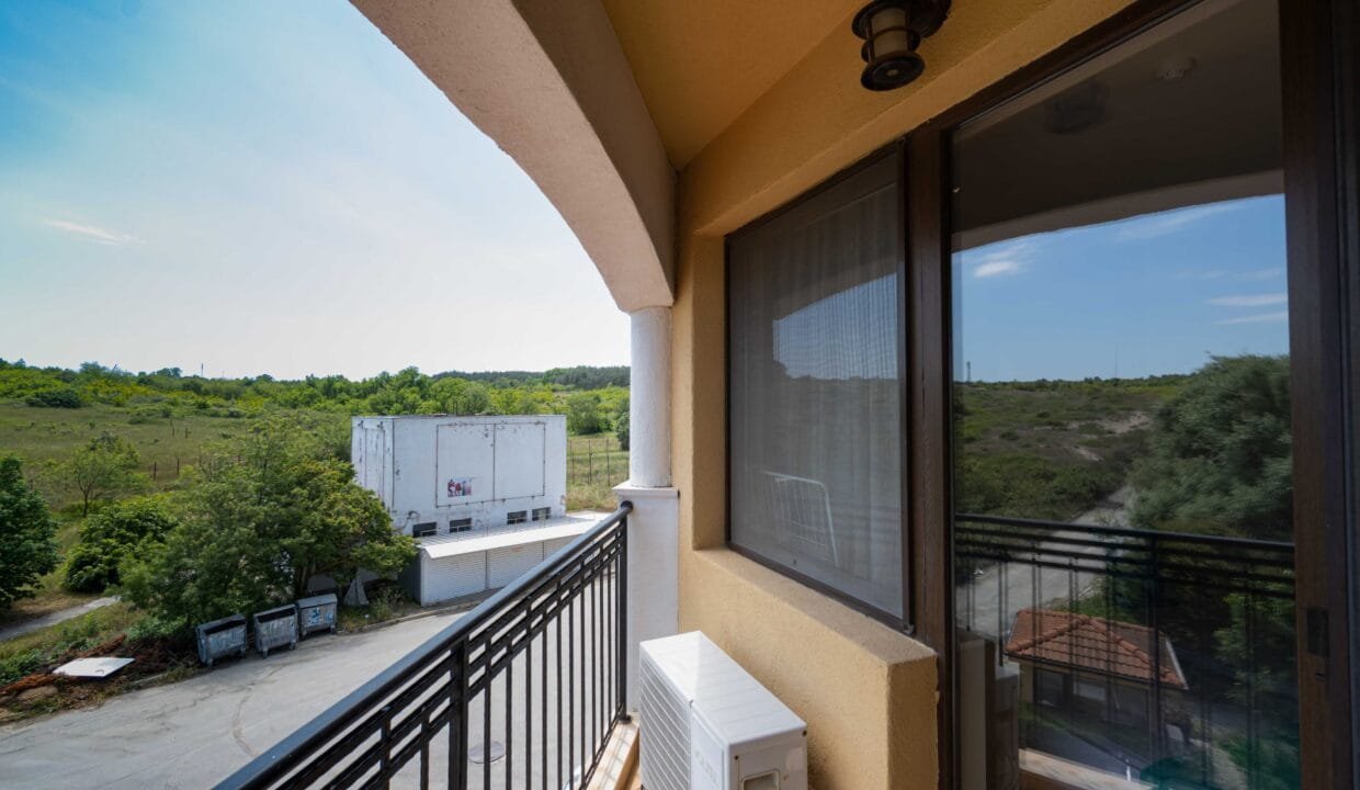 3e8bfb3c8a6afb7a14b48f1a56dec619_3840x3840f__DSC4415-1