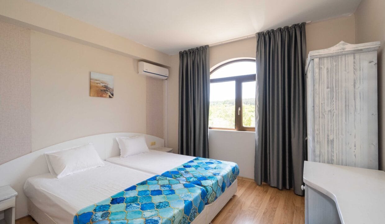 89989bae7b77751cb2b8e7b6193689c4_3840x3840f__DSC4430-1