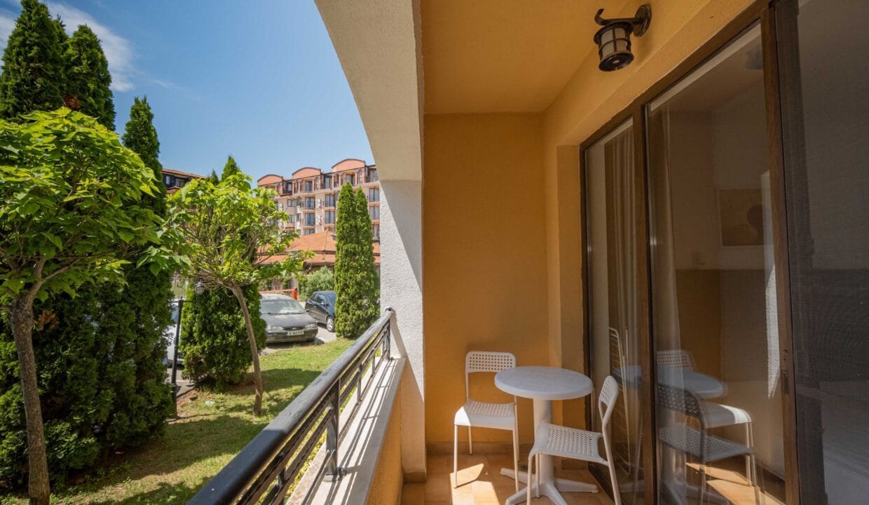 f7b40ecc74c2898a3288ee39f0c5b93d_3840x3840f__DSC4458-1