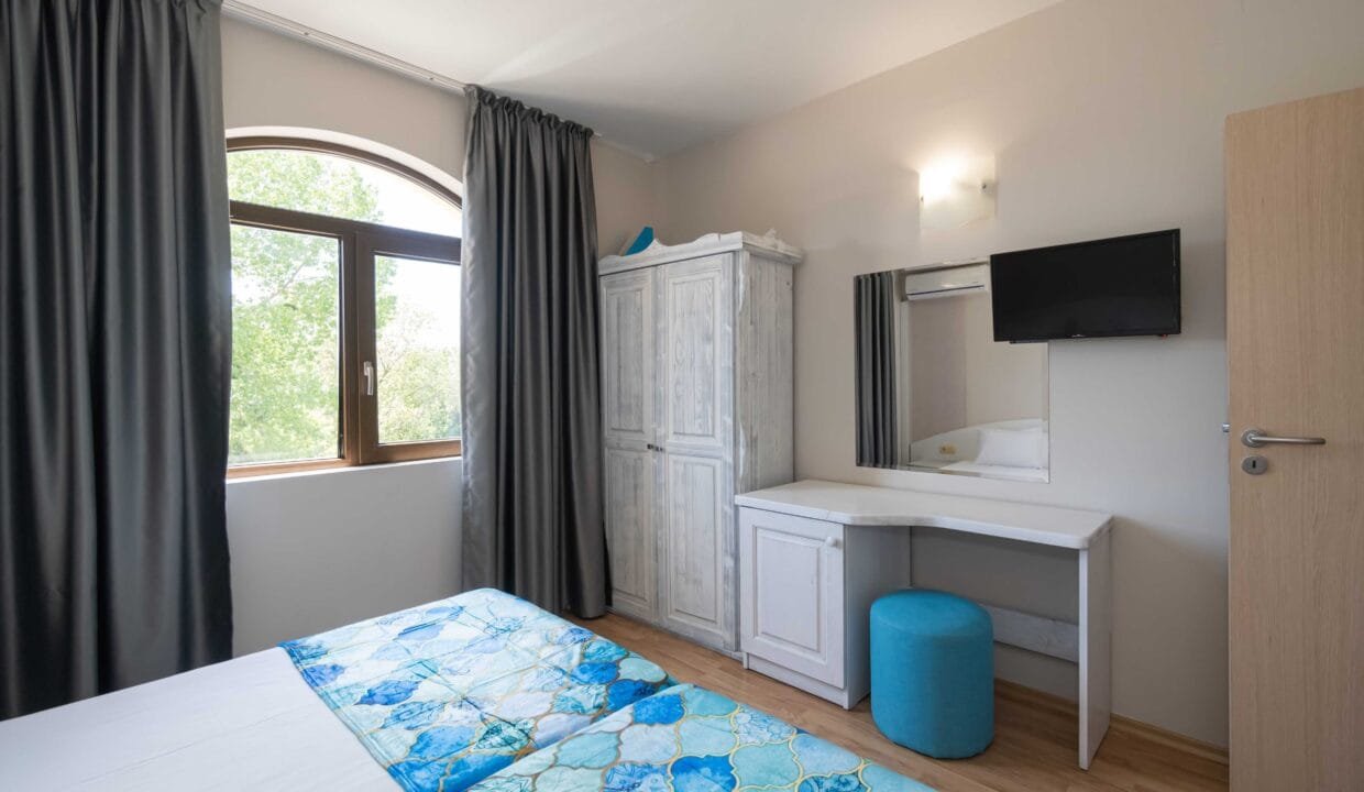 f9f42e304a15a12cd70792d8351c3d95_3840x3840f__DSC4431-1